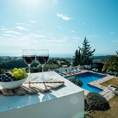 Gran Con Vistas Al Mar Y Piscina Privada Malaga